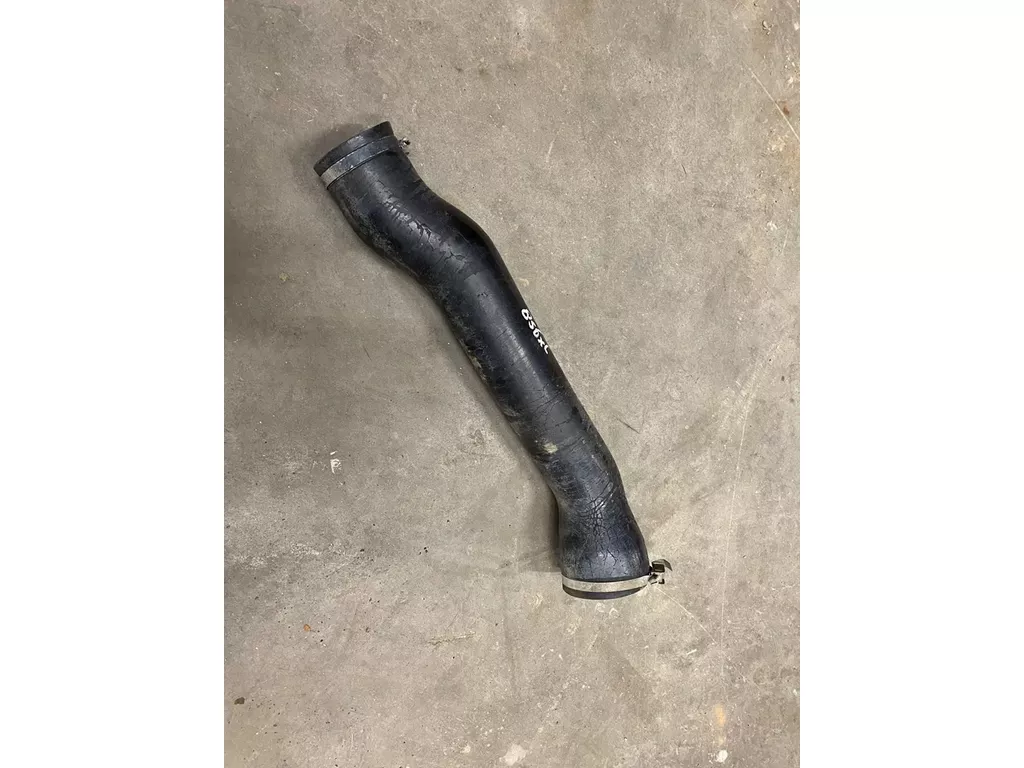 Case IH luchtinlaat slang van een 856XL, 4 cilinder turbo motor 239TT