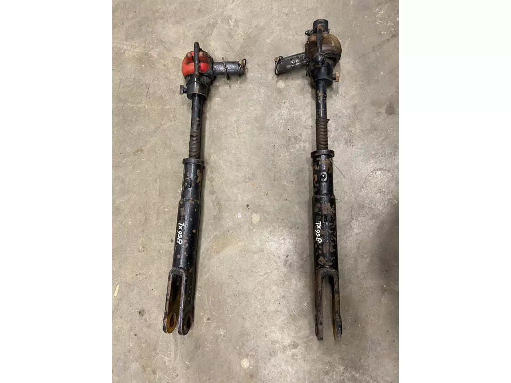 Case IH set hefstangen, hefarmen, trekstangen van een 856XL, passen ook op veel andere modellen, oa: 644, 744, 844-S, 745XL, 845XL