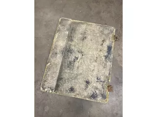 International inliggend dakluik XL, met schade, zie foto's