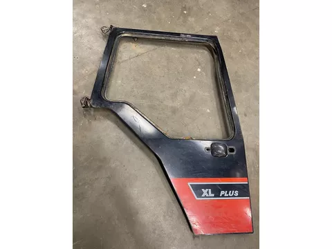 Case IH rechter XL cabine deur met schade en beginnende roest