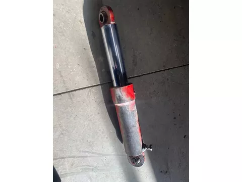 International extra hulphefcilinder 1455XL, diameter 70mm, vrij nette staat, CNH nr: 3226664R91