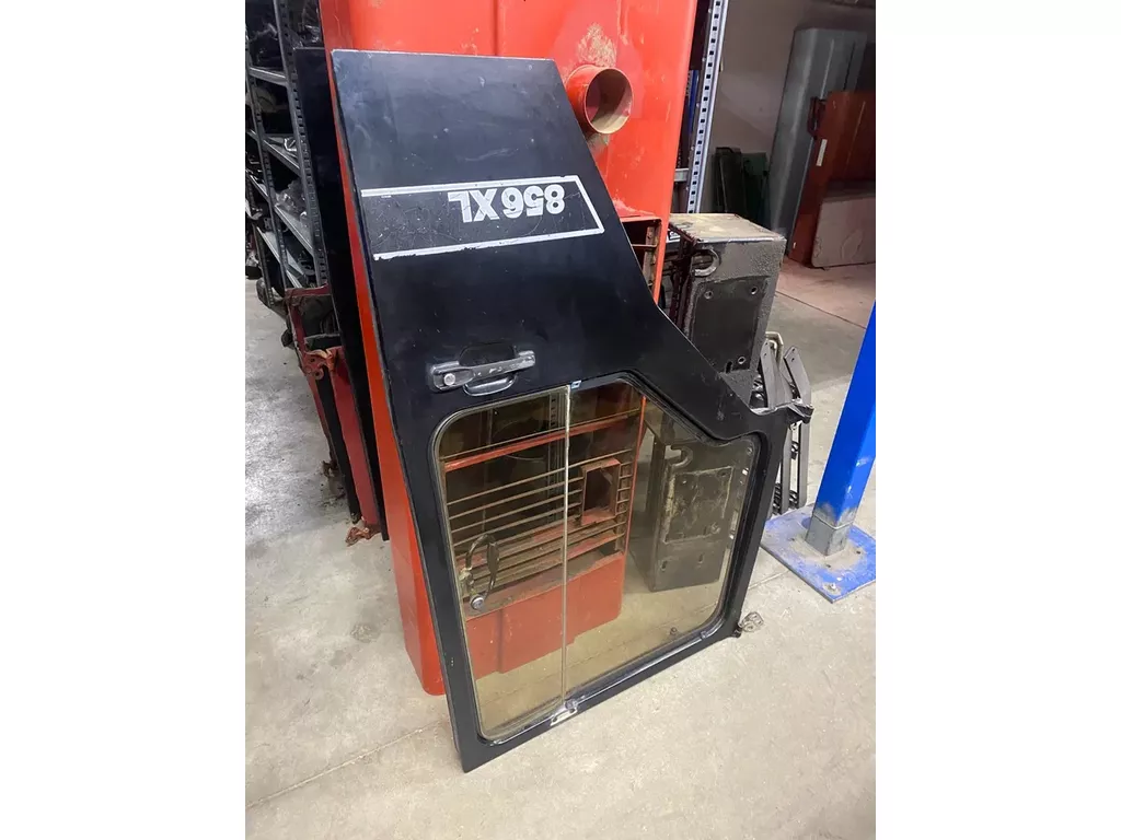 Case IH zeer nette en bijna complete rechter XL cabine deur