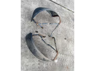 Case IH 2wd voorspatborden, spatbordsteunen voor bij banden 10.00-16