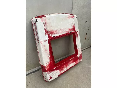 Case IH dak van een XL cabine geschikt voor overliggend dakluik, met schade/reparatiepunten!