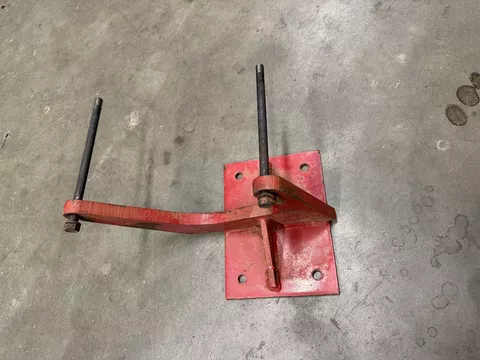 International beugel voor zijmontage van accubak voor 956XL en 1056XL