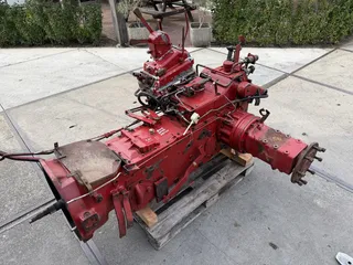 International versnellingsbak van een 845XL 2wd, korte poken