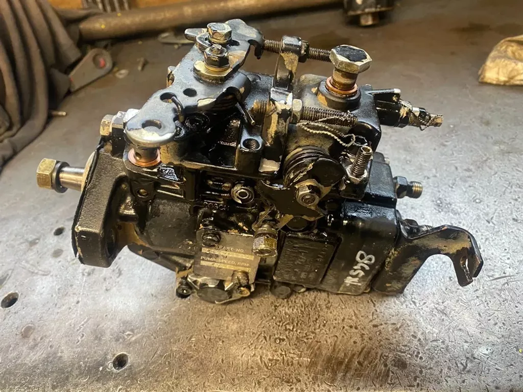 Case IH VE brandstofpomp van een 845XL, staat onbekend, heeft lang stil gestaan