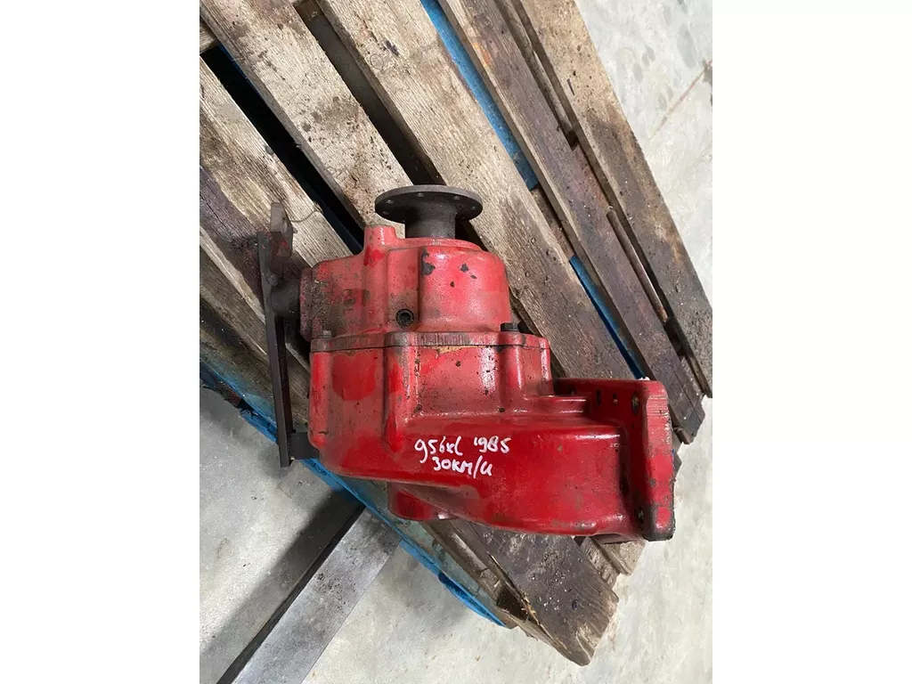 International 4wd aandrijfkast afkomstig van een 956XL met lange poken, 1985, 30km/u