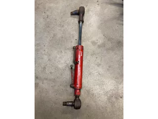 International stuurcilinder van een 1255XL of 1455XL met ZF APL3052 vooras, 8 gaats as, CNH nr: 3221640R91