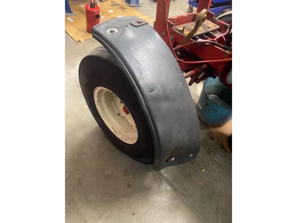 International voorspatbordsteunen 2wd, 845XL