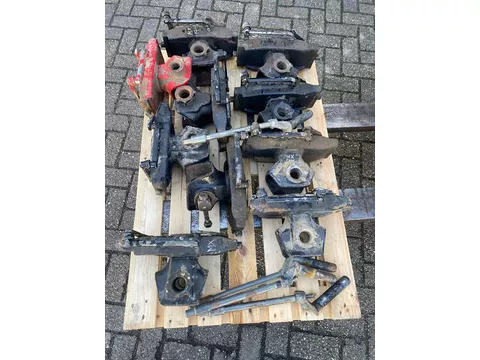 Case IH diverse boventrekhaken van voornamelijk MX series (boventrekhaak, snelverstel trekhaak)