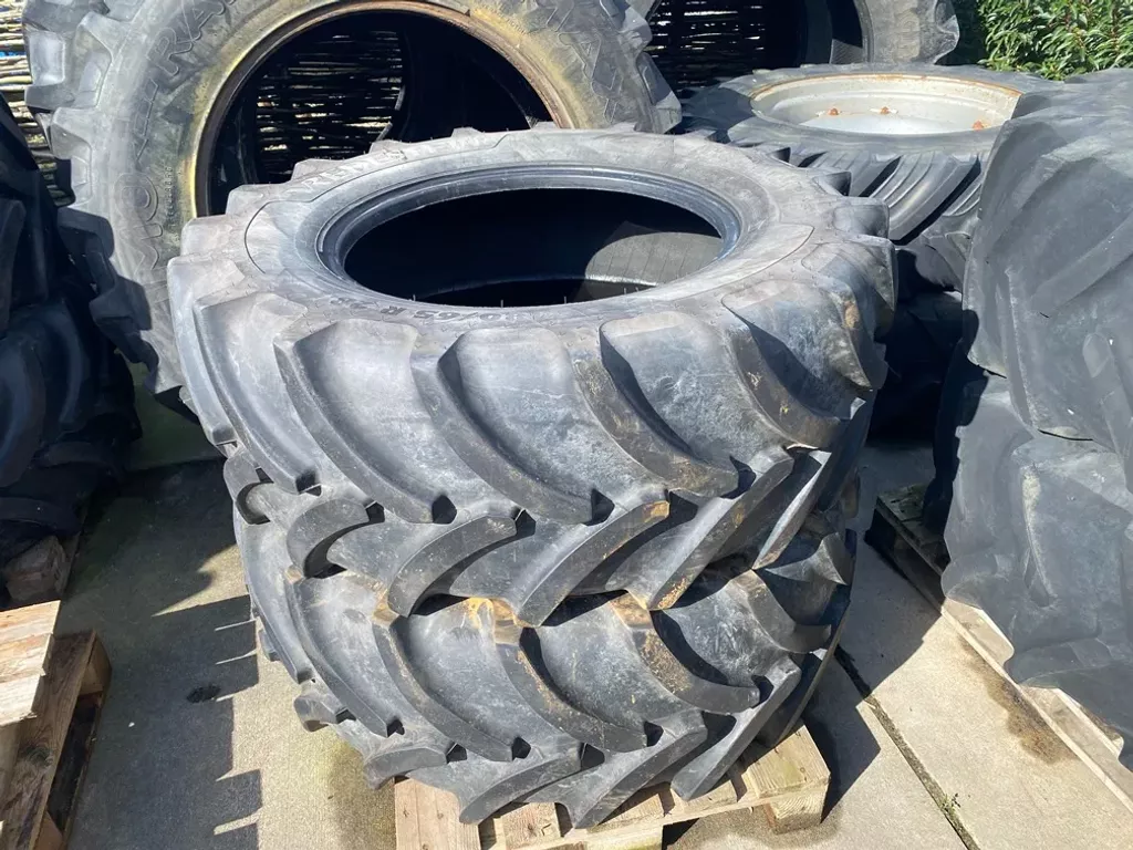Vredestein 480/65R28 set van 2 banden