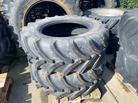 Vredestein 480/65R28 set van 2 banden