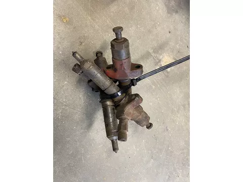 International verstuivers, 3 stuks, van een 453?