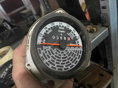 Case IH tellerklok 40km/u van een 956XL, 1056XL