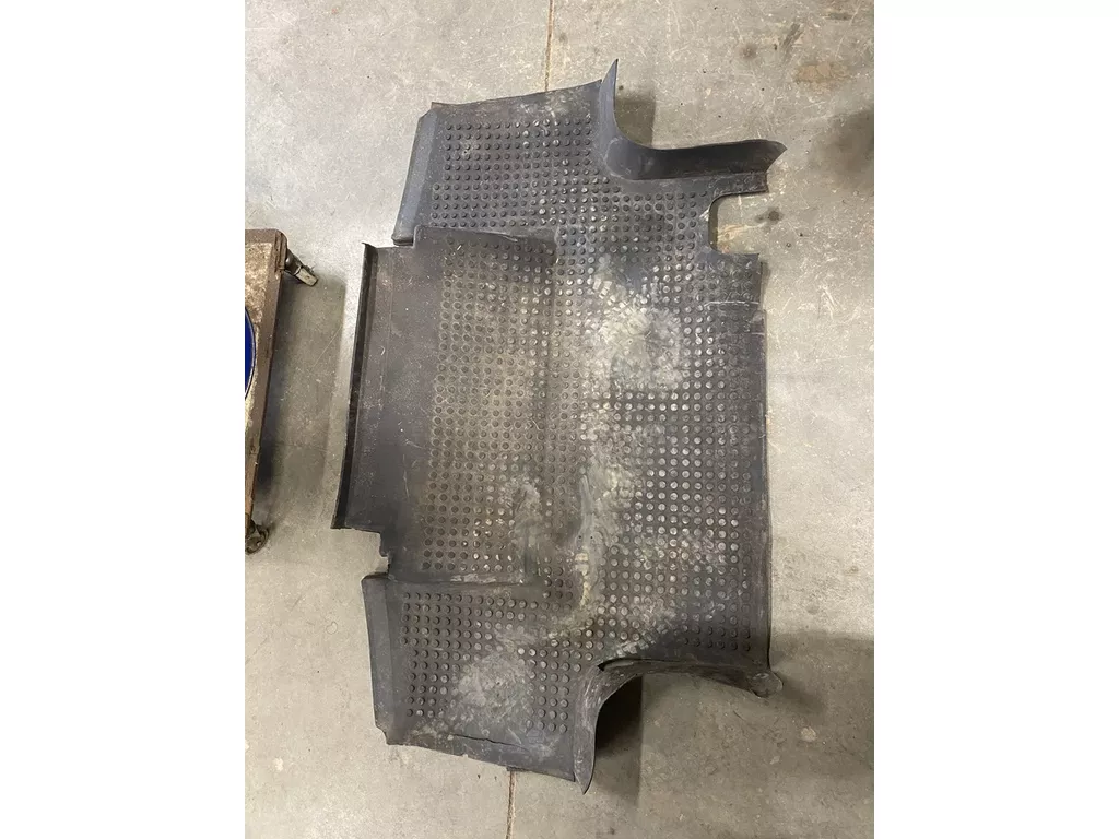 International vloermat van een 4 cilinder XL met lange poken (845XL, 745XL, 845XL)