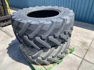 Trelleborg 540/65R28, set banden