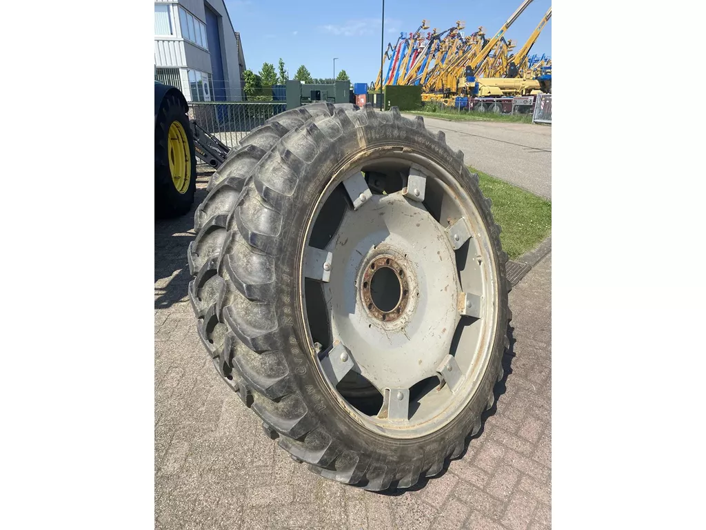 Alliance 11.2-48, 270/95R48 cultuurwielen