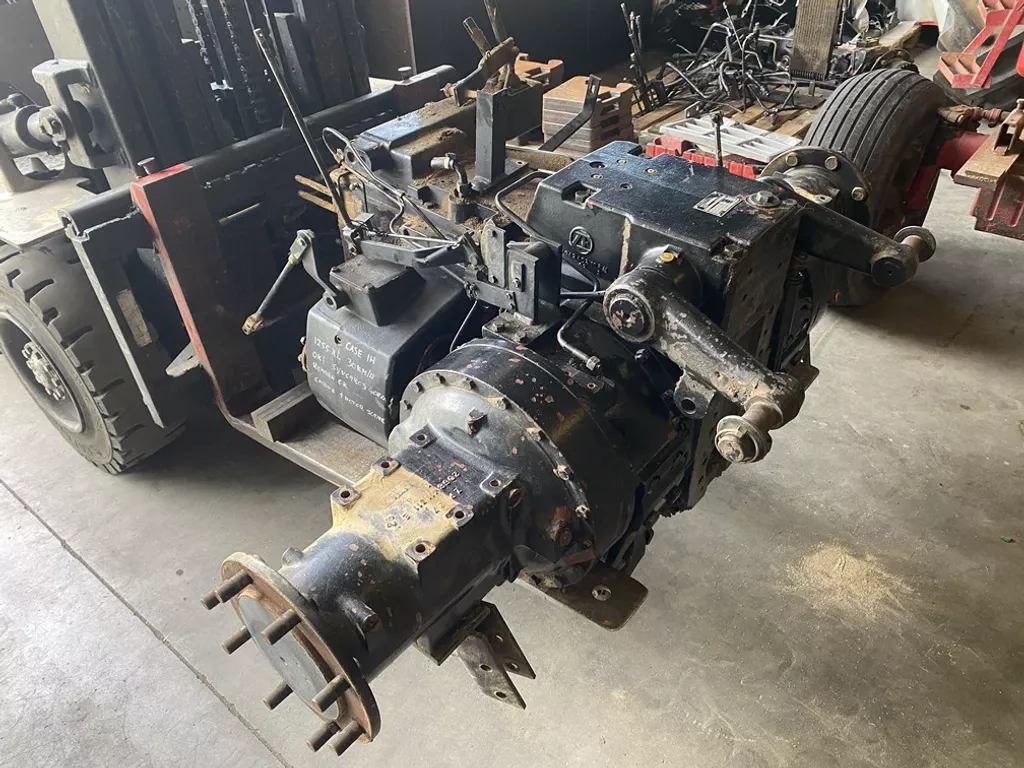 Case IH versnellingsbak / achterbrug van een 1255XL 30km/u, ZF T3445