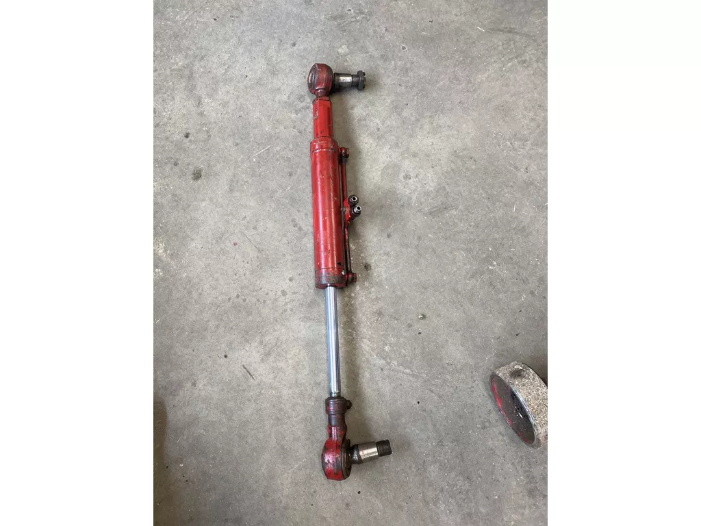 International stuurcilinder van een 1455XL met ZF APL 3054 vooras