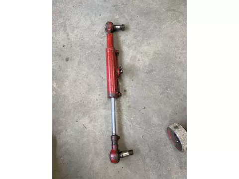International stuurcilinder van een 1455XL met ZF APL 3054 vooras