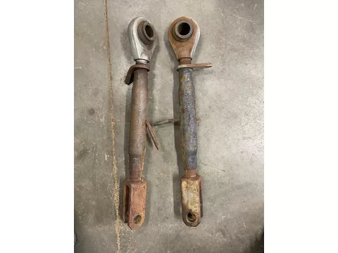 Case IH set gebruikte niet originele, universele hefstangen, hefarmen, trekstangen