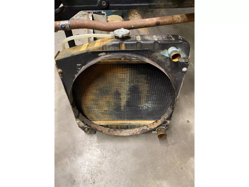 International radiateur 44/45 serie, nr: 3145499R91, afkomstig van een 645