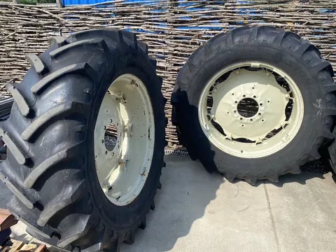 International achtervelgen 38 inch met mooie 480/70R38 banden