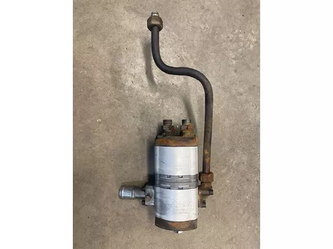 International 956XL hydrauliekpomp