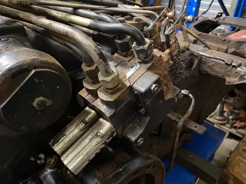 Case IH dubbelwerkend hydrauliek ventiel Bosch van Case IH XL serie, montage met 3 bouten
