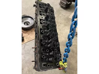 Case IH cilinderkop van een 1455XL 402 motor