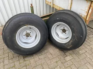 Case IH set velgen 11w x 18 met slechte 12.5-18 banden, 2wd Case IH en International 5 gaats