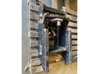 Case IH kipperknobbelframe Sauermann afkomstig van MXM 155, past ook op New Holland TM serie