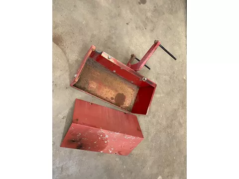 International accubak voor zijmontage van 956XL/1056XL met steun