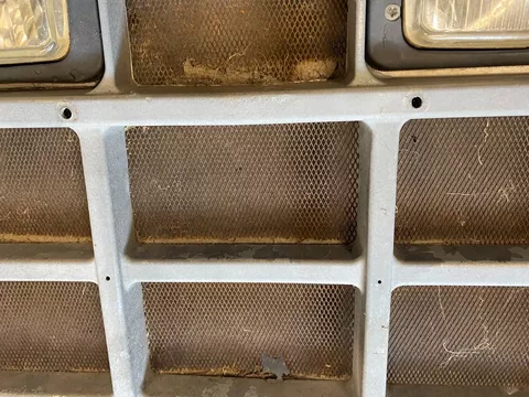International onderste frontgrille 745XL t/m 1056XL