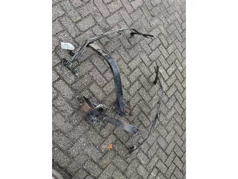 Case IH voorspatbordsteunen, spatbordbeugels, voorspatborden van een MX135