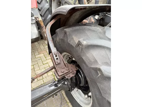 Case IH voorspatbordsteunen van een Maxxum 51 serie, 5120, 5130, 5140, 5150