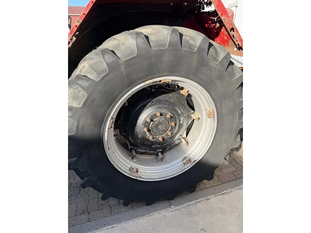 Case IH set velgen 14w x 38, Case IH, met matige 18.4-38 banden